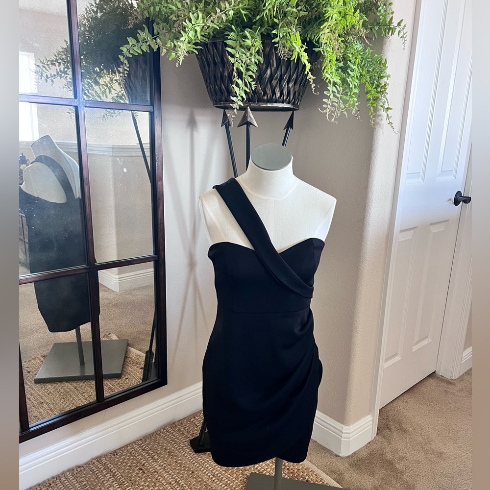 Elegant Black One-Shoulder Dress
